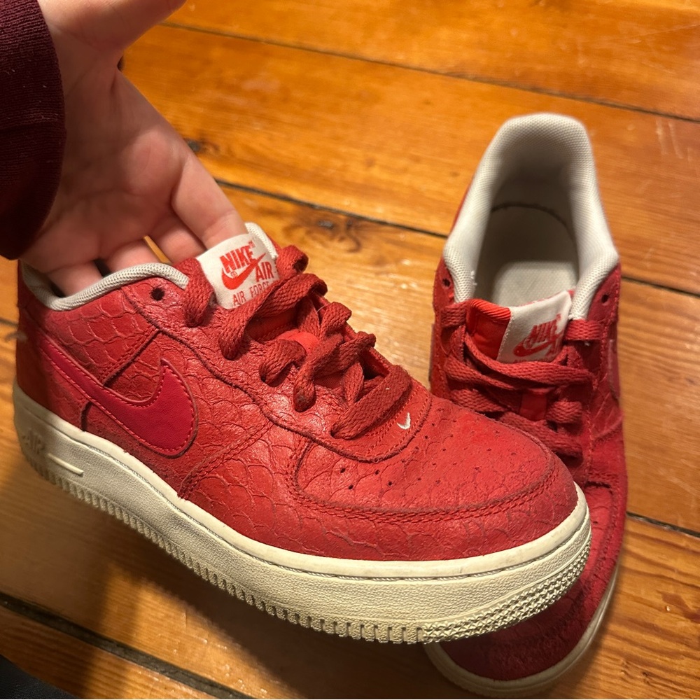 Nike Air Force 1 youth red